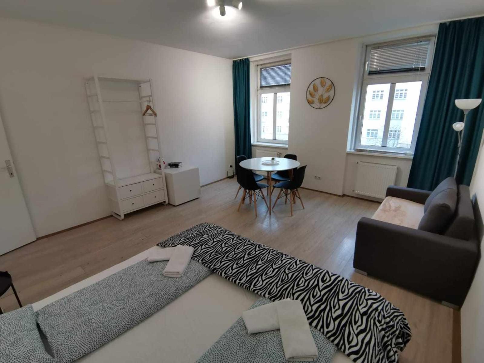 Central Apartment Metro 1 Min. Vienne Extérieur photo